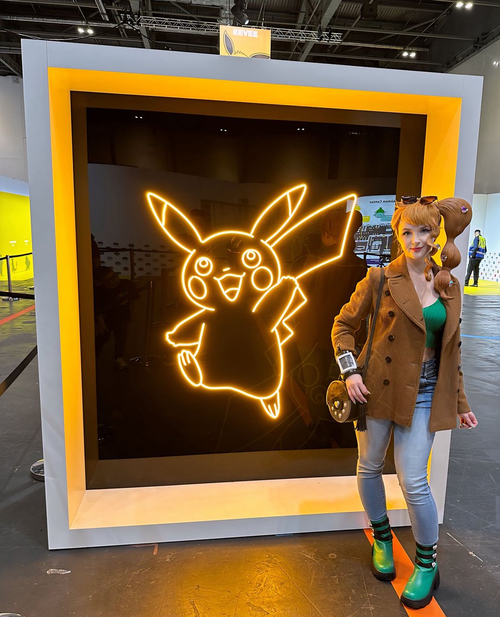 Had a great time cosplaying @louthepikachu 👀🤣 at #PokemonEUIC