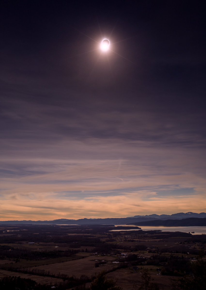 moon reminder tweet media