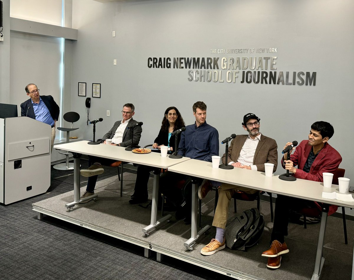 Great panel today @newmarkjschool about NY news startups moderated by @dicktofel with reps from @THECITYNY @nysfocus @Documentedny @HellGateNY and @VitalCityNYC . Full house of students very interested in independent local news!