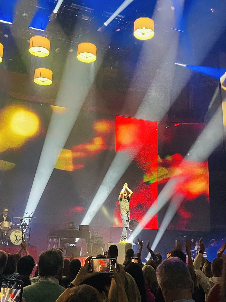 Adams1Ali's tweet photo. @JamesBlunt bloody brilliant show tonight at the amazing @RoyalAlbertHall - thank you for making me happy with your sad songs 🤣😘
Ps. I enjoyed the happy ones too! https://t.co/FrkKmZ3n8q