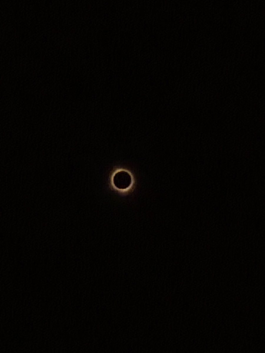Aside from #Titanic my other major interest is space. Yesterday, I had the chance to go experience the second total solar eclipse in my life. #CapeGirardeau Missouri was fantastic for the eclipse. Great weather, lots of people, but the pictures i got were fantastic.
