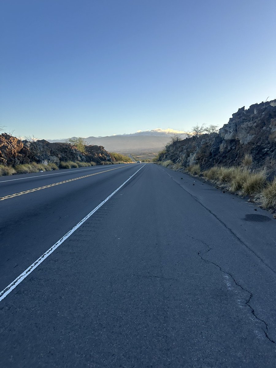 The wind doesn’t mess around on the big island. Never had to peddle so hard to go 11mph. 😂🤦🏻‍♂️