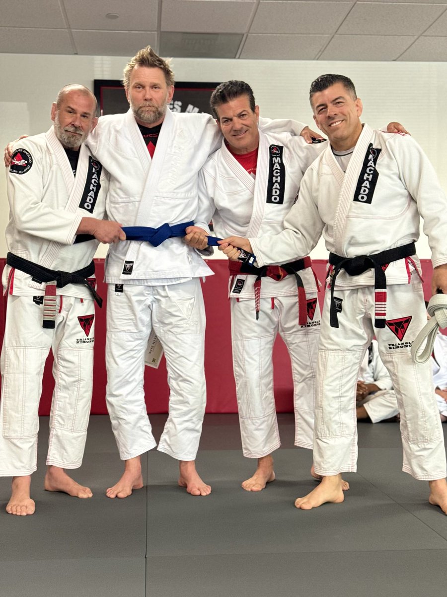 MarkRPellegrino's tweet photo. The best feeling in the world with the best teachers in the world. Jiu Jitsu strong. https://t.co/mjljmm48rb