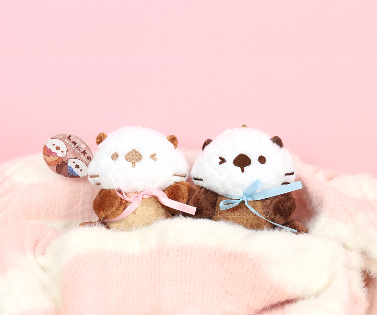 JeanaDraws's tweet image. hi #PortfolioDay ~
my name is jeana and i'm an illustrator and small biz owner! i love drawing otters and designing cute merch including apparel, bags, plushies and more ๐ฆฆ
๐๏ธ: jeanadraws.com
๐: jeanadraws.carrd.co
