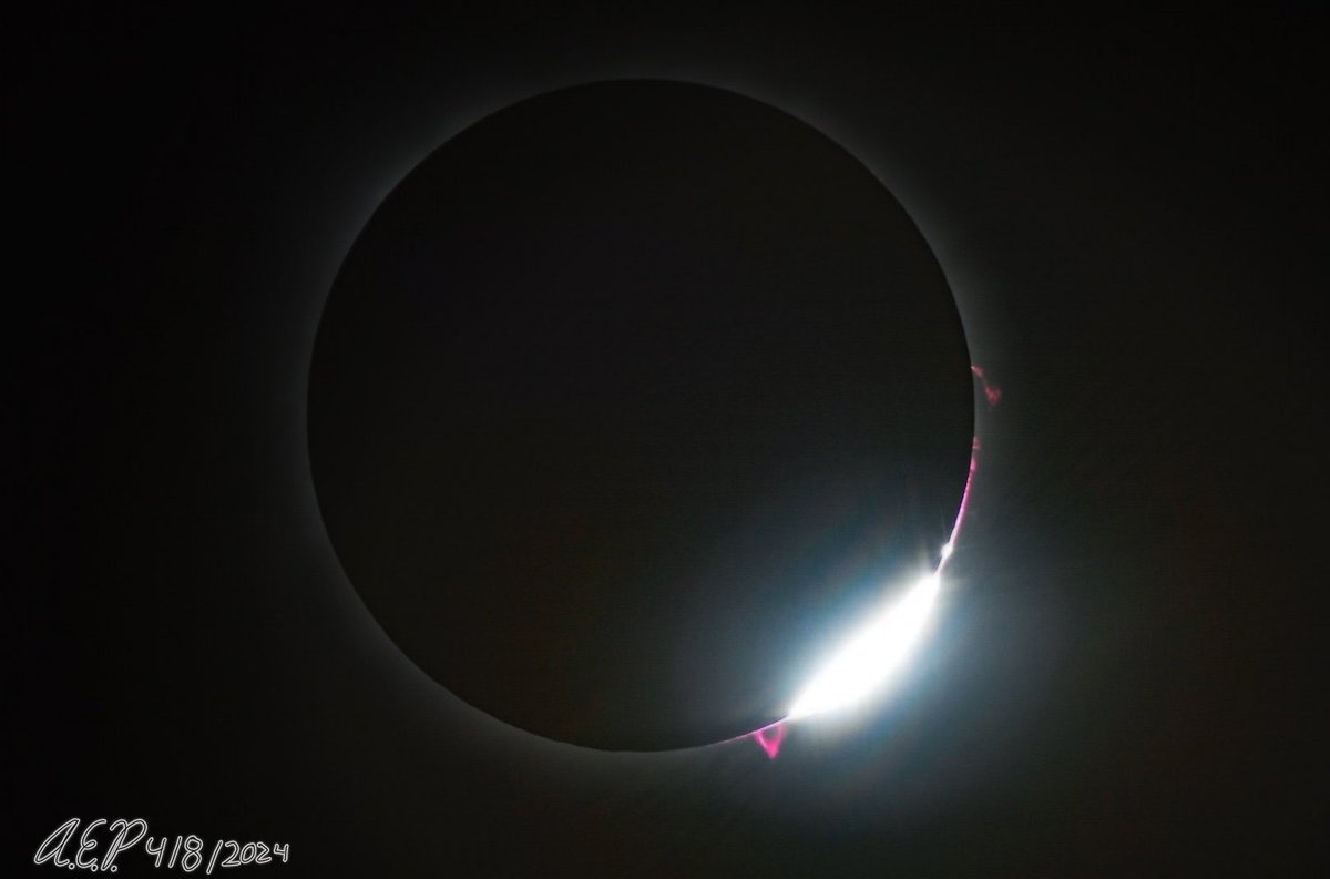 End of totality… second Diamond Ring