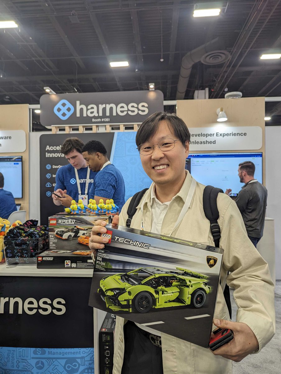 What an amazing day we had at #GoogleCloudNext! There was a fantastic panel, and our booth was buzzing 🐝 all day. We gave away some fantastic #Lego 🎁 sets as well. Make sure to visit booth 1351 for your chance to take one home.