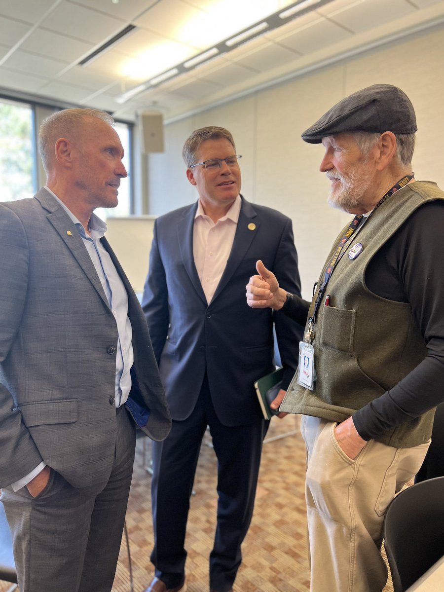 Enjoyed answering questions and hearing great ideas from local veterans over coffee this afternoon at the Executive Office Building.  #OaklandCounty is always happy to serve our vets! -Dave