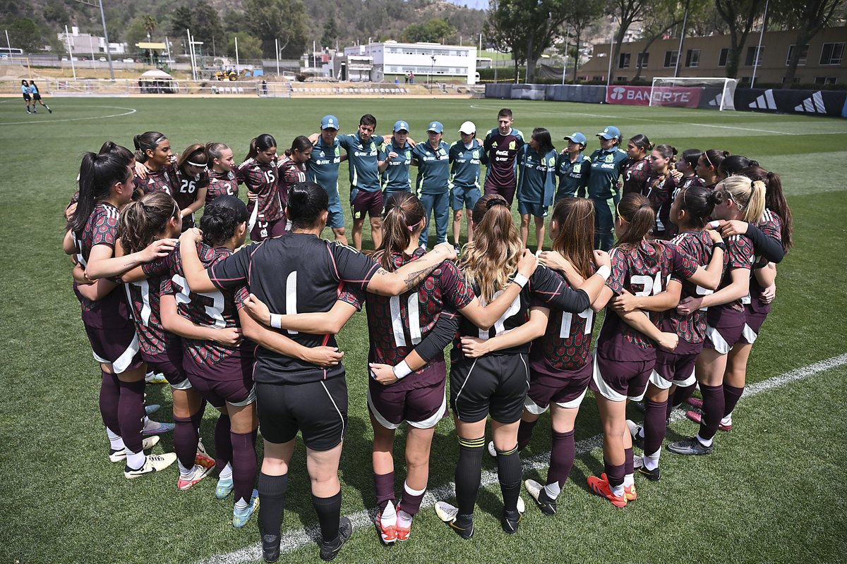 Oigaaaaaan, y antes de seguir con el partido ante Australia... ¿Qué tal la #Sub20Fem gustando y goleando? 🤩

Partido completo: bit.ly/4apHMAb

#PasosDeOro | #VamosTodos