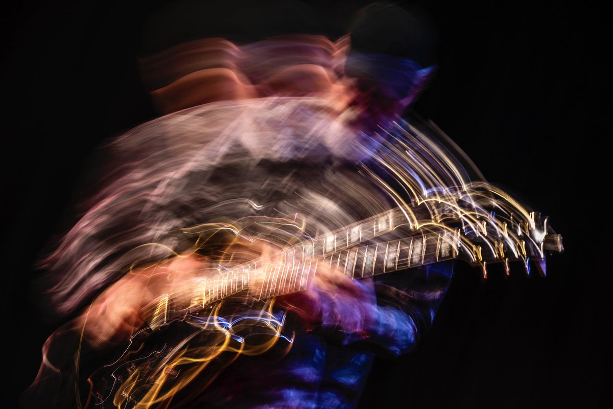 Sco. (📷: r.r. jones) #kuumbwajazz #johnscofield #jazz #trio #guitar #jazztrio #livemusic #santacruz #downtownsantacruz #visitsantacruz #yoursantacruz @JohnScofield3 #concertphotography