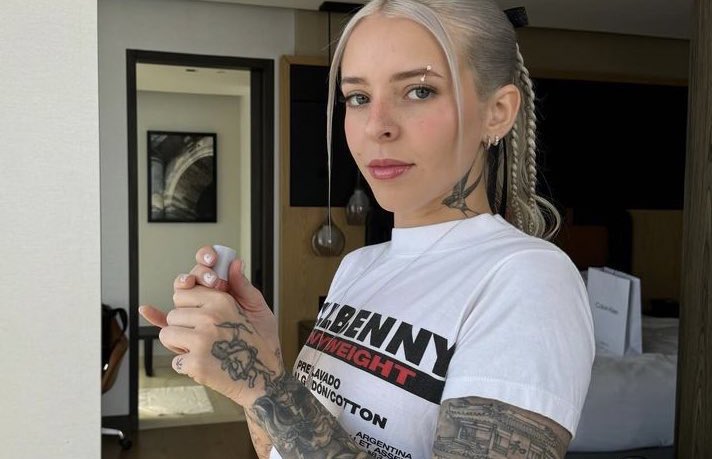 canciones de toda la discografía de young miko donde NO hace referencias sexuales, abro hilo;