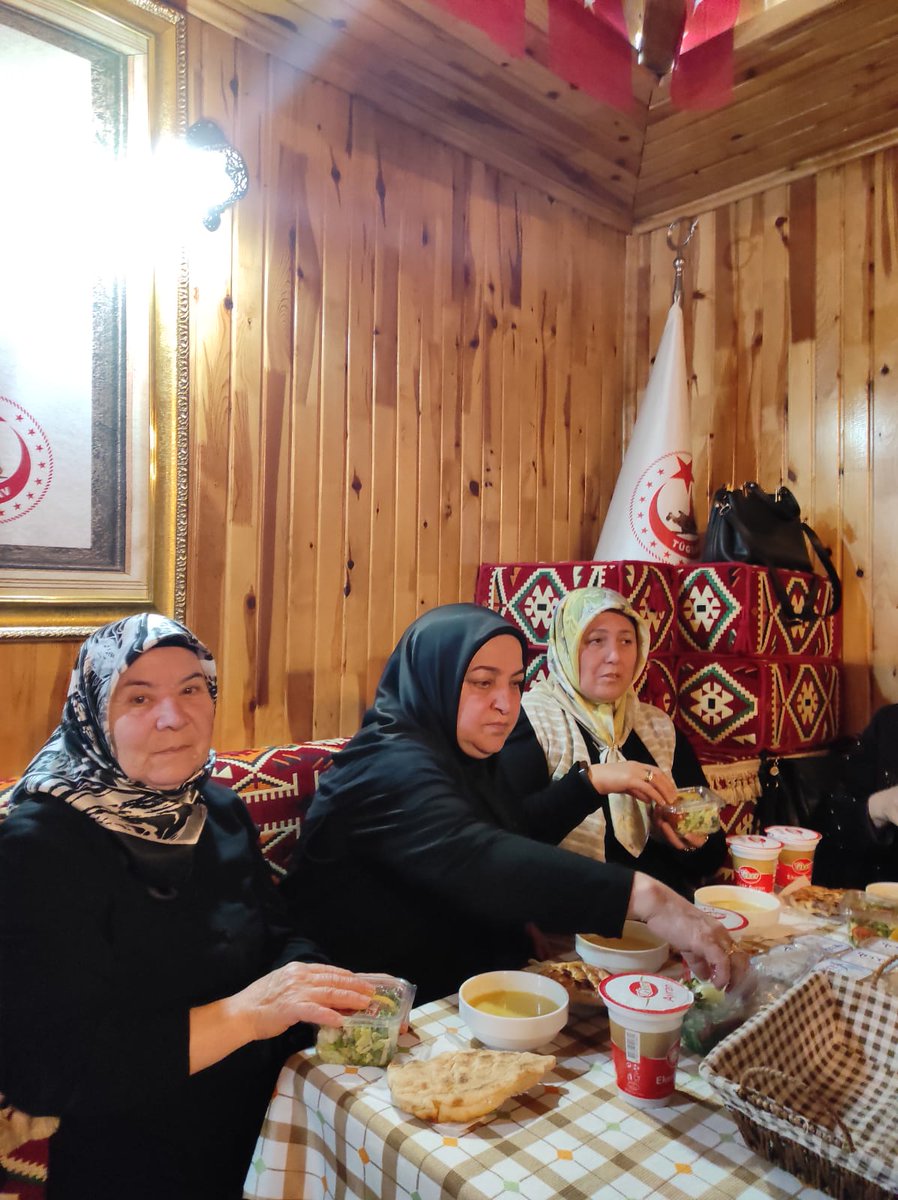 Ramazan ayının son iftarını, Genel Merkezimizde şehit ailelerimiz ile birlikte yaptık. Allah, tuttuğumuz oruçları, yaptığımız dua ve ibadetleri kabul eylesin. @RTErdogan @dbdevletbahceli @AliYerlikaya @tcailesosyal