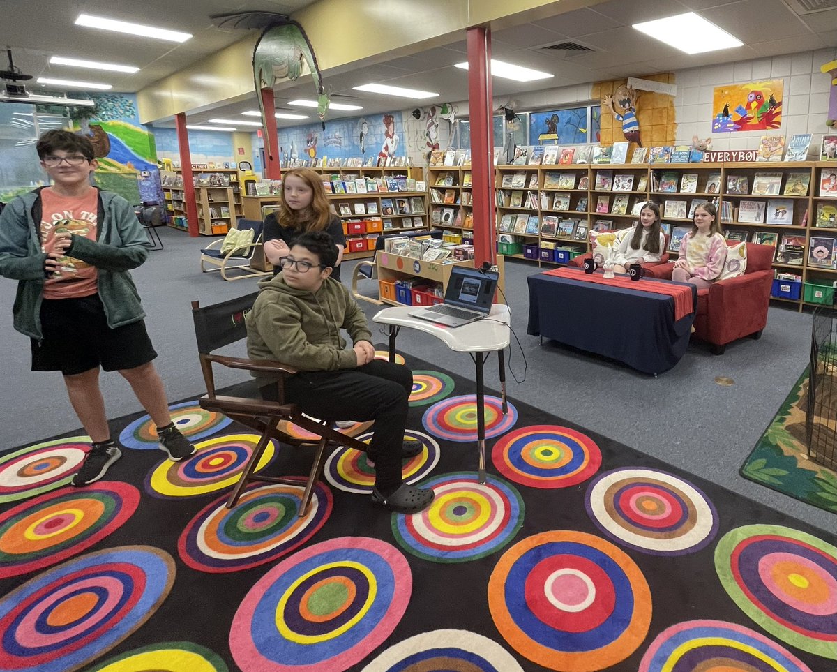 Time to turn over the news reins.  The “retiring” news crew gave tips of the trade to the new team today! <a href="/JeffersonlrPta/">JeffersonLR PTA</a> <a href="/LrsdMedia/">LRSD Library Media Specialists</a>