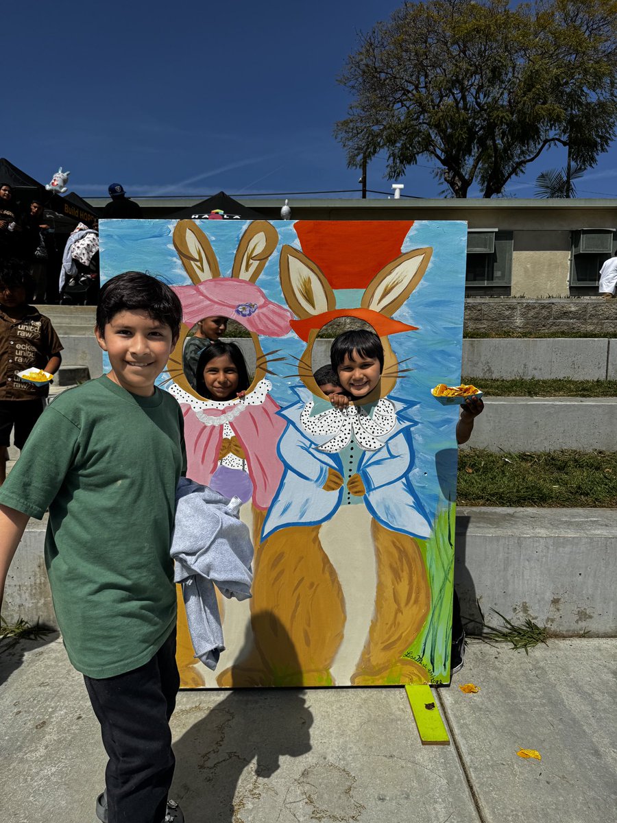 On 3/27, Rancho San Pedro held a Spring Resource Fair w/ 150+ ppl & 30+ orgs! Activities included an Easter 🥚 hunt, crafts, bouncy 🏰, face 🎨, 🎶, games, e-bike test rides, raffles, 🌮 &🍦! Thanks to our partners LACI, Envoy, @PedalMovement, CD15, @TobermanCenter & Freedom4you.