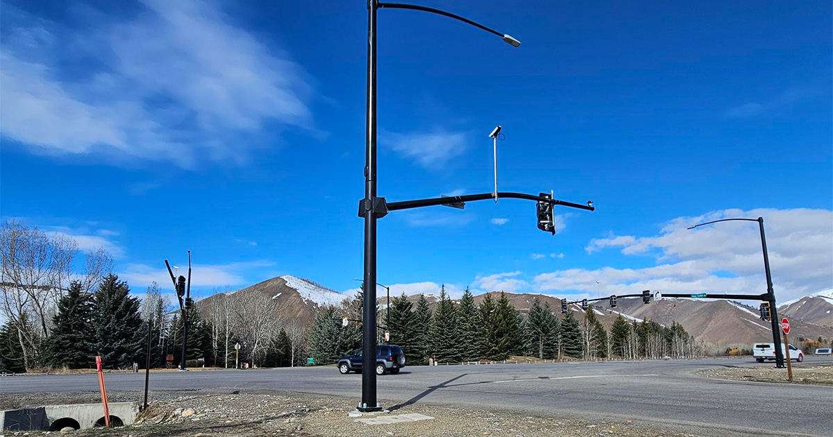 The new traffic signal installed on State Highway 75 at Ohio Gulch Road north of Hailey is complete and will go live on Thursday, April 11. To learn more please visit: ow.ly/xkGM50RbGXb