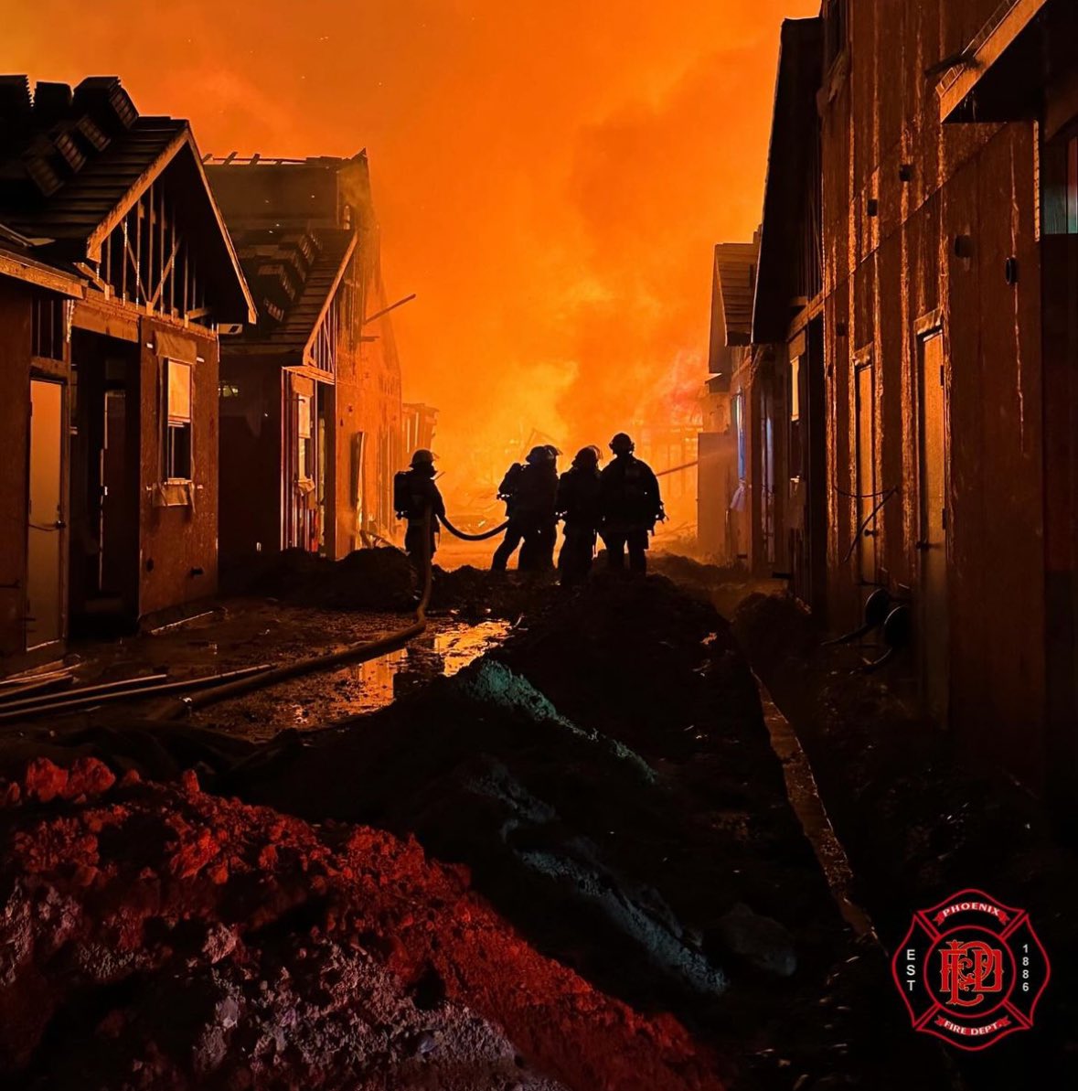 Phoenix Firefighters used several crews to extinguish the massive flames to several homes under construction in this New Housing Development in south Phoenix. 

If you’re the Developer, what would you do when you received the call? 

#Firefighters #housingmarket
