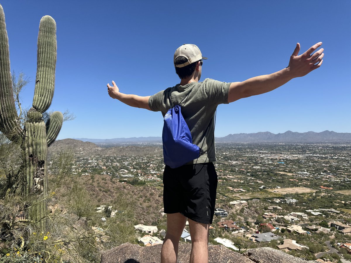 cory_kowitz's tweet image. My uncle &amp;amp; I conquering Camelback Mountain! 🌵🏜️ 

One of the toughest hikes of my life!

#camelbackmountain #hiking