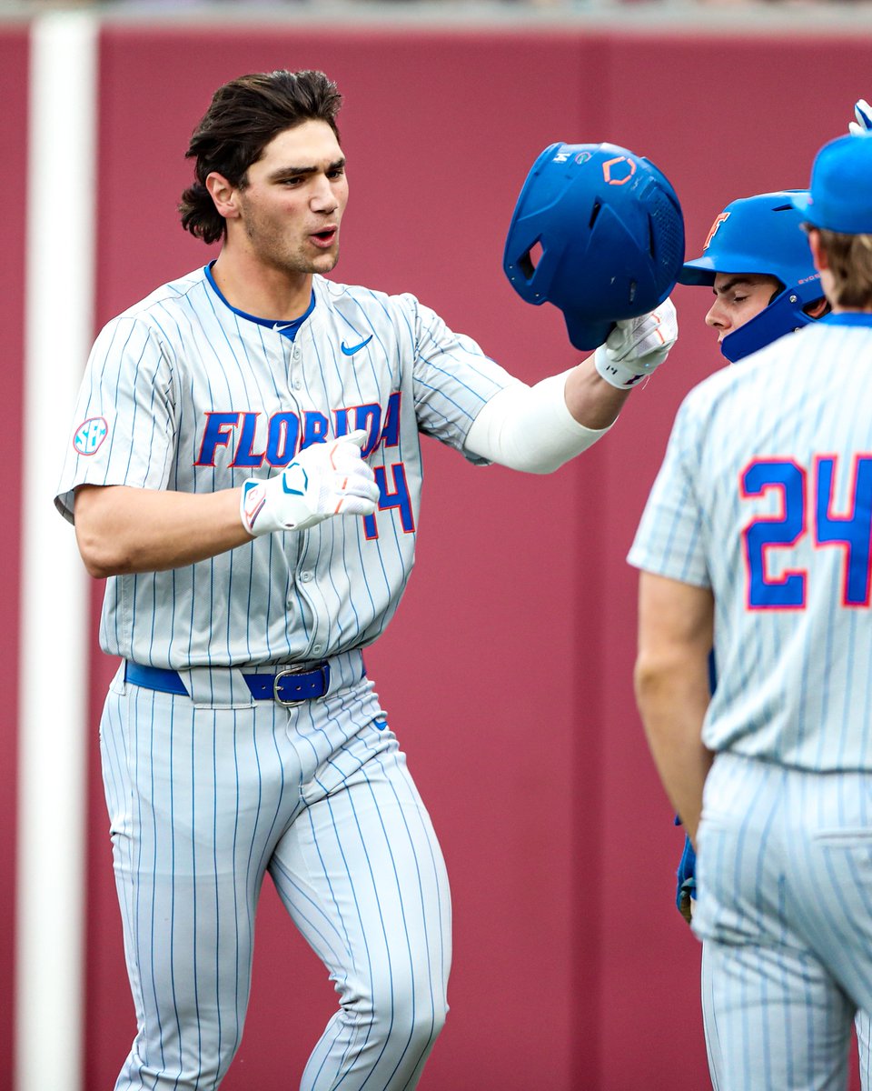 GatorsBB's tweet photo. Early fireworks 🎆

UF 2, FSU 0 // M1

#GoGators https://t.co/WSXur6PlgD