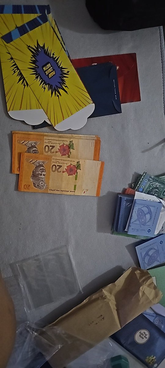 Baru nak isi duit raya
