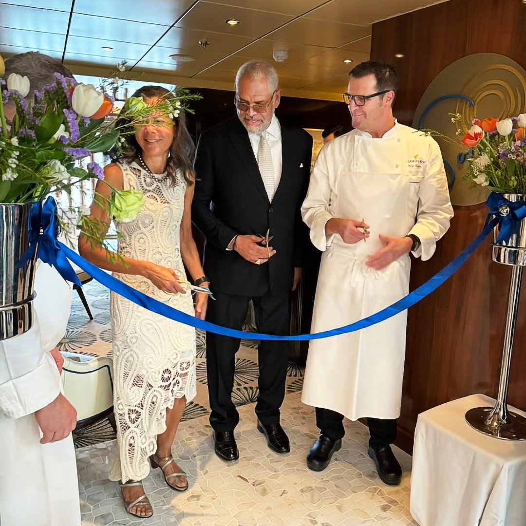 Join us as we celebrate Solis’ Grand Opening on board Seabourn Sojourn. Master Chef and Culinary Partner @ChefEgger, retired Carnival Corporation CEO Arnold Donald and wife Hazel Donald, Senior Corporate Chef Franck Salein toasted to another extraordinary evening of fine dining.