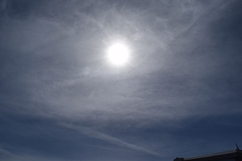 Infrasounding's tweet photo. Photos from eclipse day. What an absolute chemical crap show. Clear skies for 1 week and then this? Planes flew all last week and this didn't happen. Don't tell me the spray wasn't deliberate. https://t.co/hN4sXsI03U