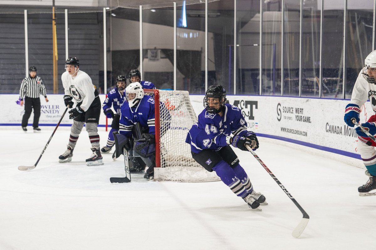 👏 Congratulations goes out to the M.A.S.C., @WesternWHKY & @westernuFB on the inaugural Mustangs Classic hockey game in support of @Campfirecircle_ . There was plenty of support in the stands, all for a great cause! 📸 credit @saskiaorr #RunWithUs #WesternMustangs…