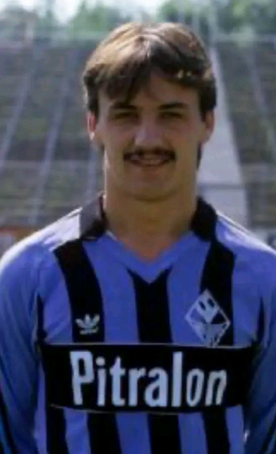 Alemanya65's tweet photo. De Kokser ... very #OldSchool #WC90 #EC96 ๐โฝ๏ธ https://t.co/XJdUX7ZrVN