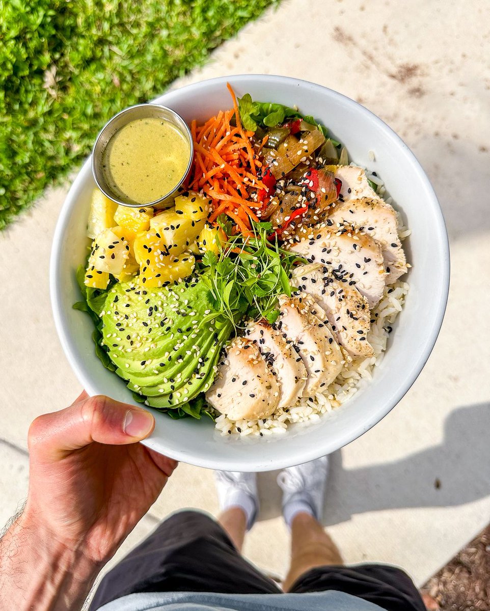 @ justinmschuble (on Instagram) is about to have all of us obsessed with this chicken rice bowl! Best of all, he topped it with some delicious avocado 😋 #AlwaysGood #LunchIdeas #SpringRecipes