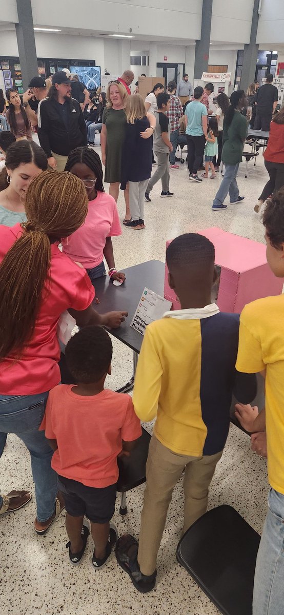 Crystal Elolf tweet media