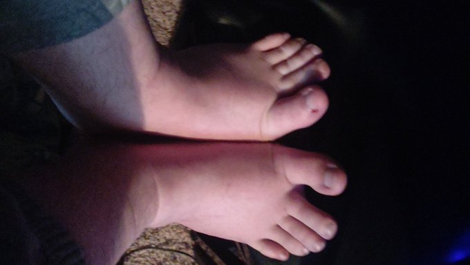 My girlfriend said I should sell feet pics and videos, who would buy that? Genuine Ask! I do have tons<a href="/tag/feet"class="tags"><span>#feet</span></a><a href="/tag/sellingcontent"class="tags"><span>#sellingcontent</span></a>