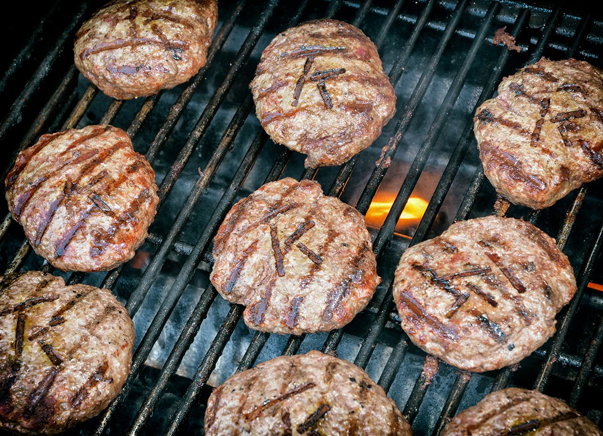 Make your tastebuds sing! Choose meat raised in harmony with the land, animals, and people for your #EarthDay burger—100% #GrassFed #Beef from local ranchers practicing regenerative ag—better for the planet and rural economies and is more nutrient-dense! #realburgerofearthday