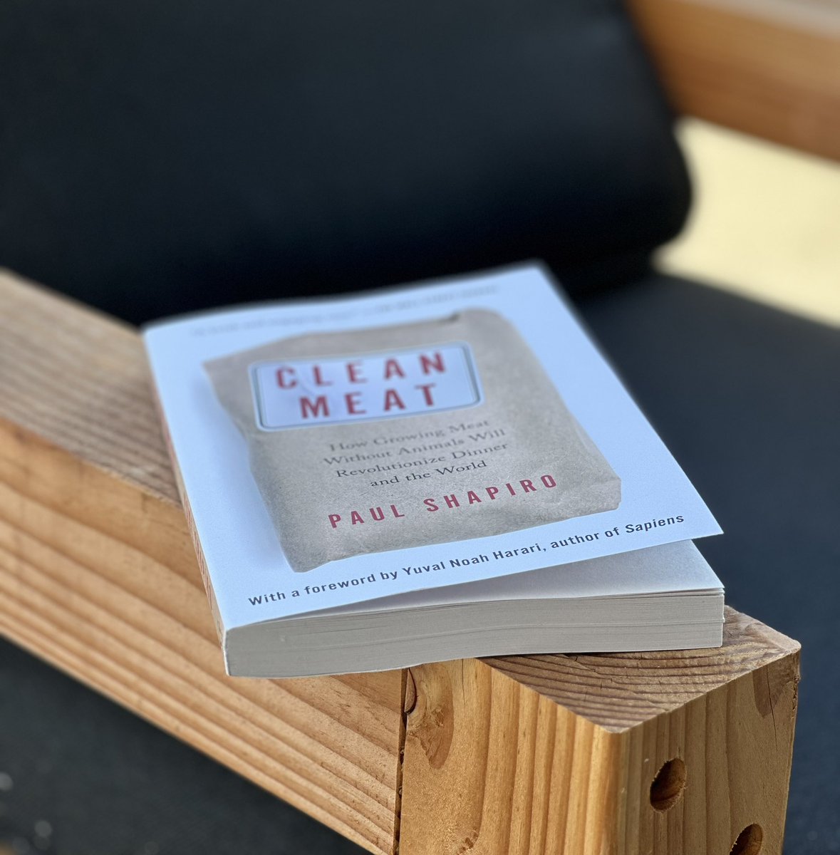 I’m excited to revisit the updated edition of “Clean Meat: How Growing Meat Without Animals Will Revolutionize Dinner and the World” in this updated paperback edition. Get your copy today (launched 4/9) on Amazon and anywhere books are sold. amzn.to/3VRTQFC @PaulHShapiro