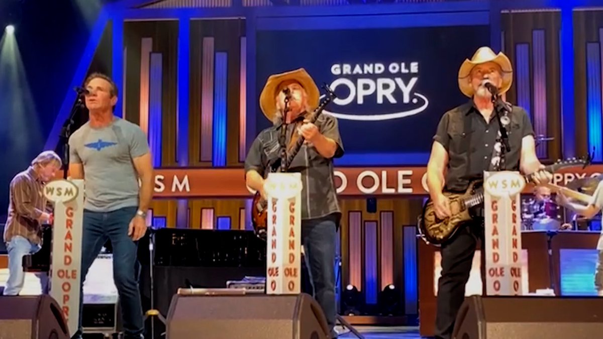 The fun with Dennis Quaid continues at the @Opry on tonight’s #HonkyTonkRanch coming up at 8 pm ET on Circle Country’s streaming partners. Learn more about how to watch at CircleCountry.com.