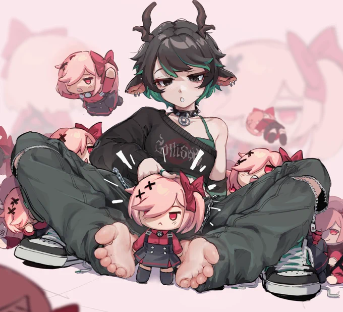 Thank you everyone!! With over 200+ pledges de Vio plushie is now real! 
