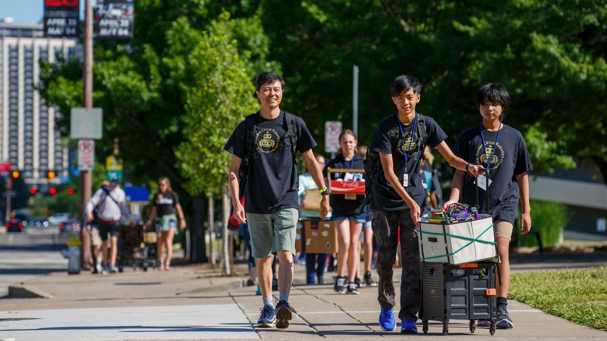 We're looking forward to welcoming teams to Dallas, TX in just a couple weeks! 🌎 Don't let hotel accommodations slip your mind as you prepare for #VEXWorlds 2024! Make sure your team has everything in order! Click here for more lodging information: buff.ly/3vkY2TJ