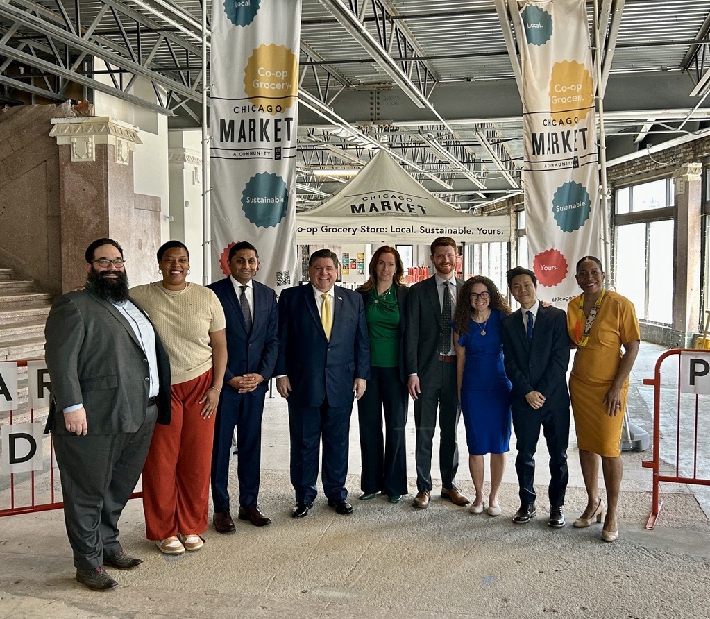Spent a great morning with @GovPritzker, @LtGovStratton, local leaders & advocates to announce the launch of the New Stores in Food Deserts Program to combat food insecurity through the Illinois Grocery Initiative. bit.ly/3xuTHOn