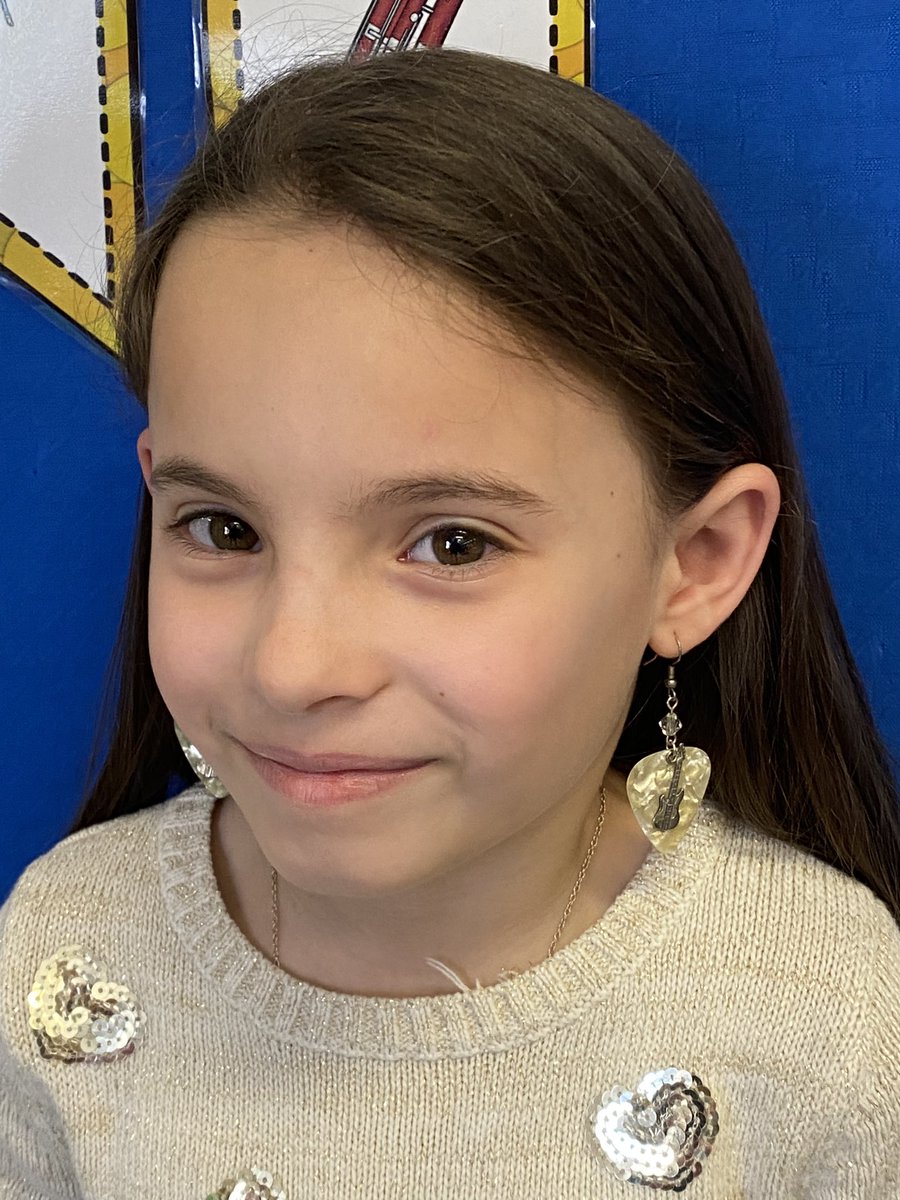 Look at this excited student’s earrings!!!! She was so happy to show me that they’re made out of real guitar picks! 🤘 🎸 @CPSSouthRow