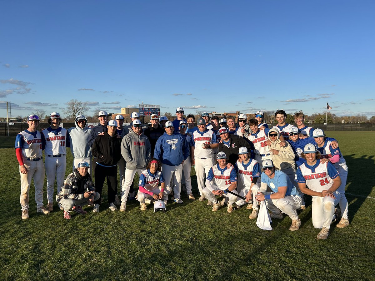 27 Seasons.
20 NJCAA All-Americans.
5 World Series Appearances.
2 Hall of Fame Inductions.
Now: 8️⃣0️⃣0️⃣ Wins
Congrats, Coach Angelo.