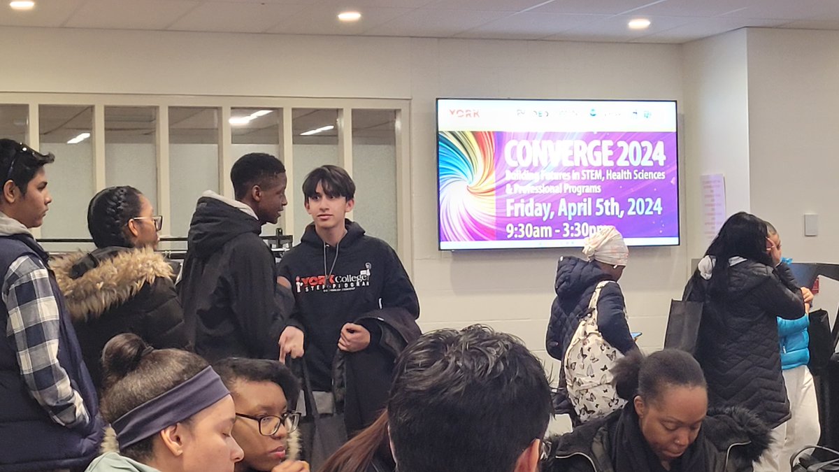 QueensGateway's tweet photo. @Queensgateway YORK STEP Program scholars attended CONVERGE 2024: The Annual York College STEM Day on Friday, April 5, 2024 @YORKCOLLEGECUNY. The day was filled with great lectures and poster research walk. Our own @Queensgateway student was featured. Flight simulator a hit. https://t.co/wQq2PUWrJT