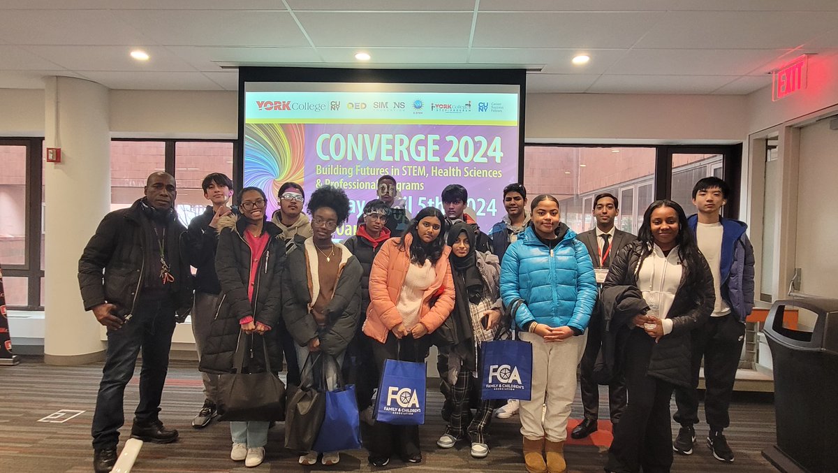 QueensGateway's tweet photo. @Queensgateway YORK STEP Program scholars attended CONVERGE 2024: The Annual York College STEM Day on Friday, April 5, 2024 @YORKCOLLEGECUNY. The day was filled with great lectures and poster research walk. Our own @Queensgateway student was featured. Flight simulator a hit. https://t.co/wQq2PUWrJT