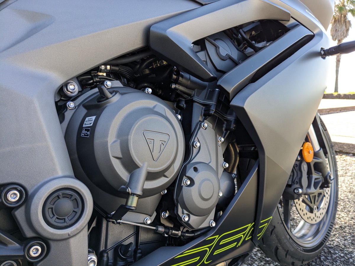 Moto NAVI（モトナビ）No.124発売中！ ライダーが愛用する「満足一品」を紹介しています！ tweet media
