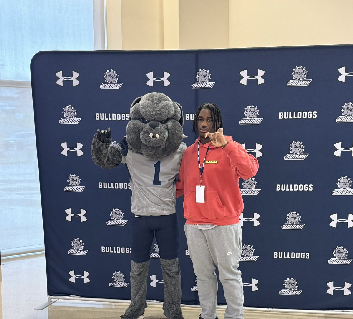 jay_coney48's tweet photo. Thanks for the junior day invite!! @CoachMeservy !! I had a great time at Swosu!! @RecruitMustang @doranj17 @Waleed_Gaines @CoachLeeBlank https://t.co/lR9E5ZxD4k