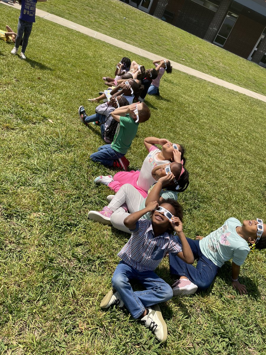 Amna Syed tweet media