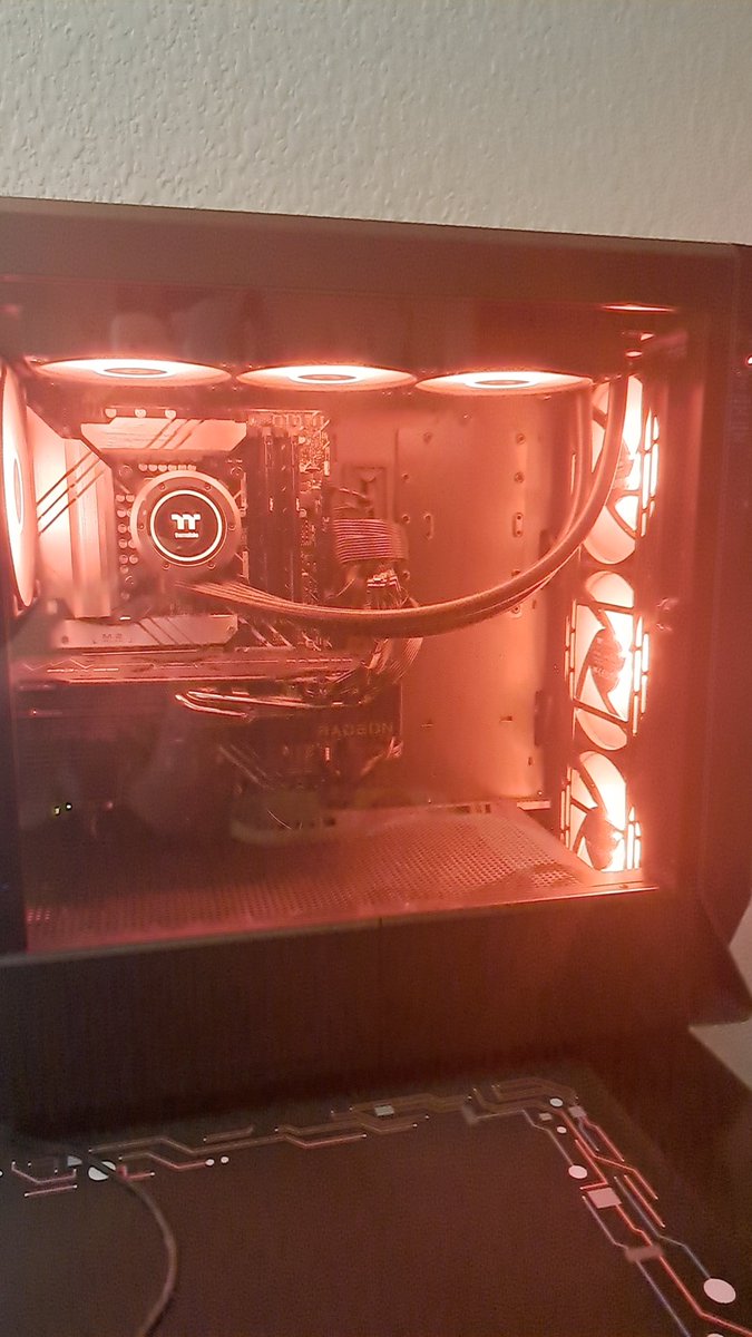 Kibbi_Chibi's tweet photo. @SapphireTech I'm not eligible, but here is my 6700xt build! https://t.co/cFEYge4xhX