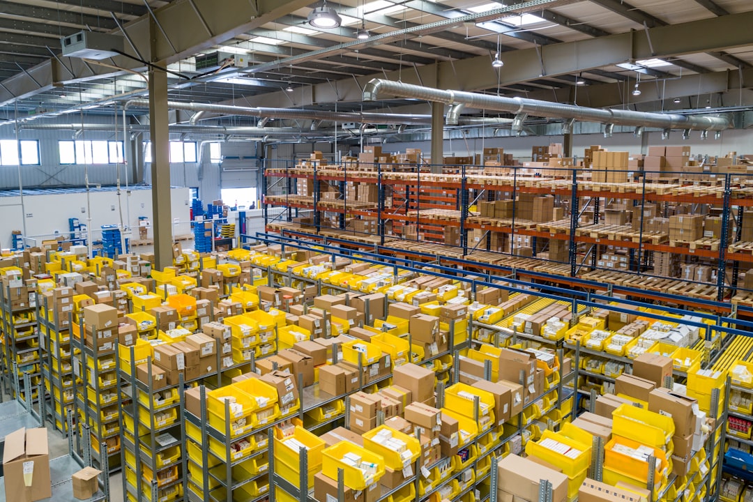 Are you making leasing mistakes that could cost you time and money? Our latest blog post identifies the top pitfalls for warehouse tenants and provides actionable solutions for avoiding them. Read more: warehousesmarket.com/post/top-leasi…

#RETwit #IndustrialBroker #IndustrialProperty