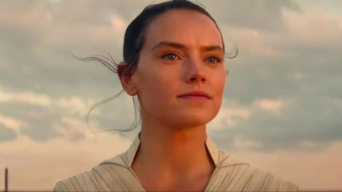 Happy birthday to Rey Skywalker herself, the incredible Daisy Ridley! ♥️