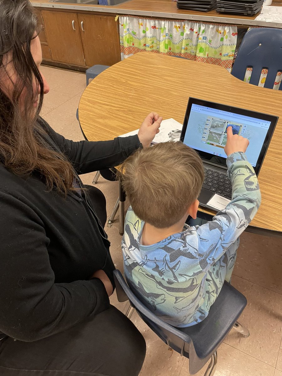 What a fun Phonics & PJs Night with the parents and students at @MtHermonPreKCtr (sponsored by @WaterfordOrg). @PortsVASchools @ebracyPPS @nicscud @SterlingWhite59 @cardellpatillo @in8days @PPSPREK @DrPSW_PKC