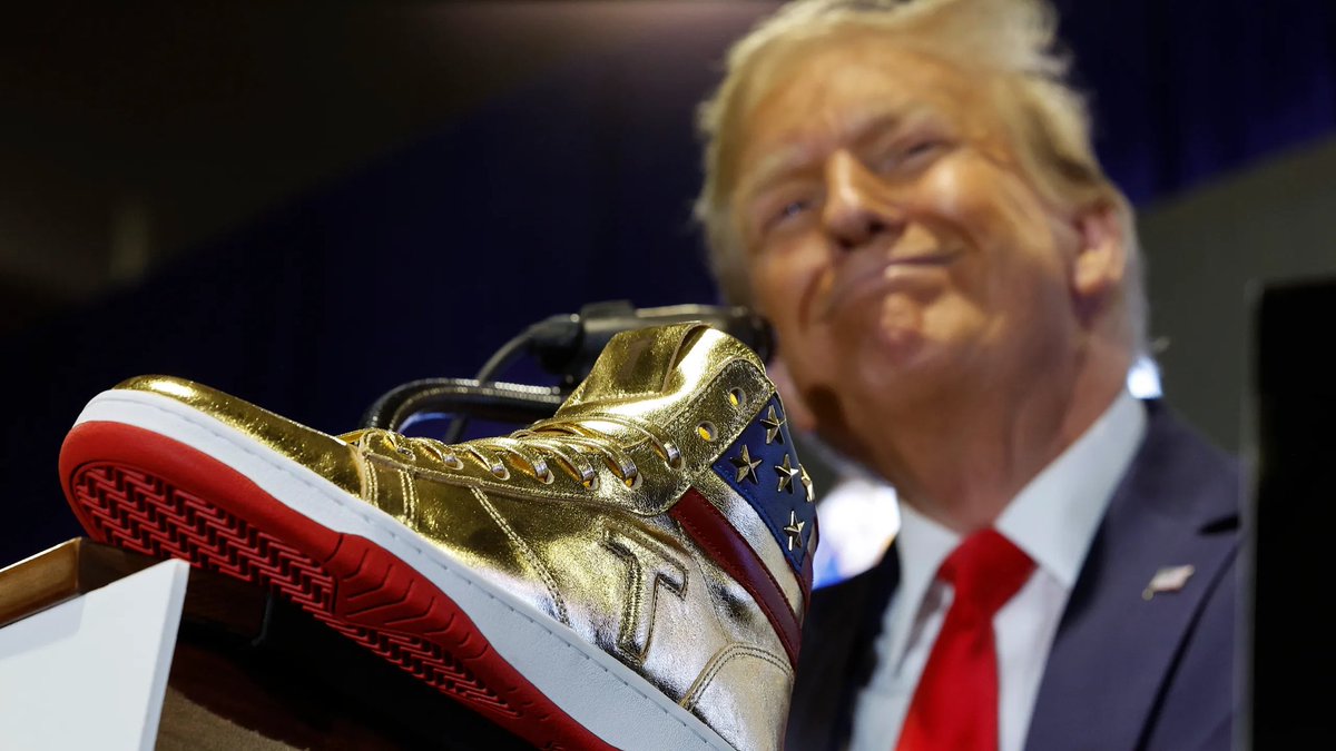 Trump announced that if you donate $2.5M to him he will give you a personalized pair of his signature sneakers Don’t know how he will personalize them, maybe he’ll wear them first