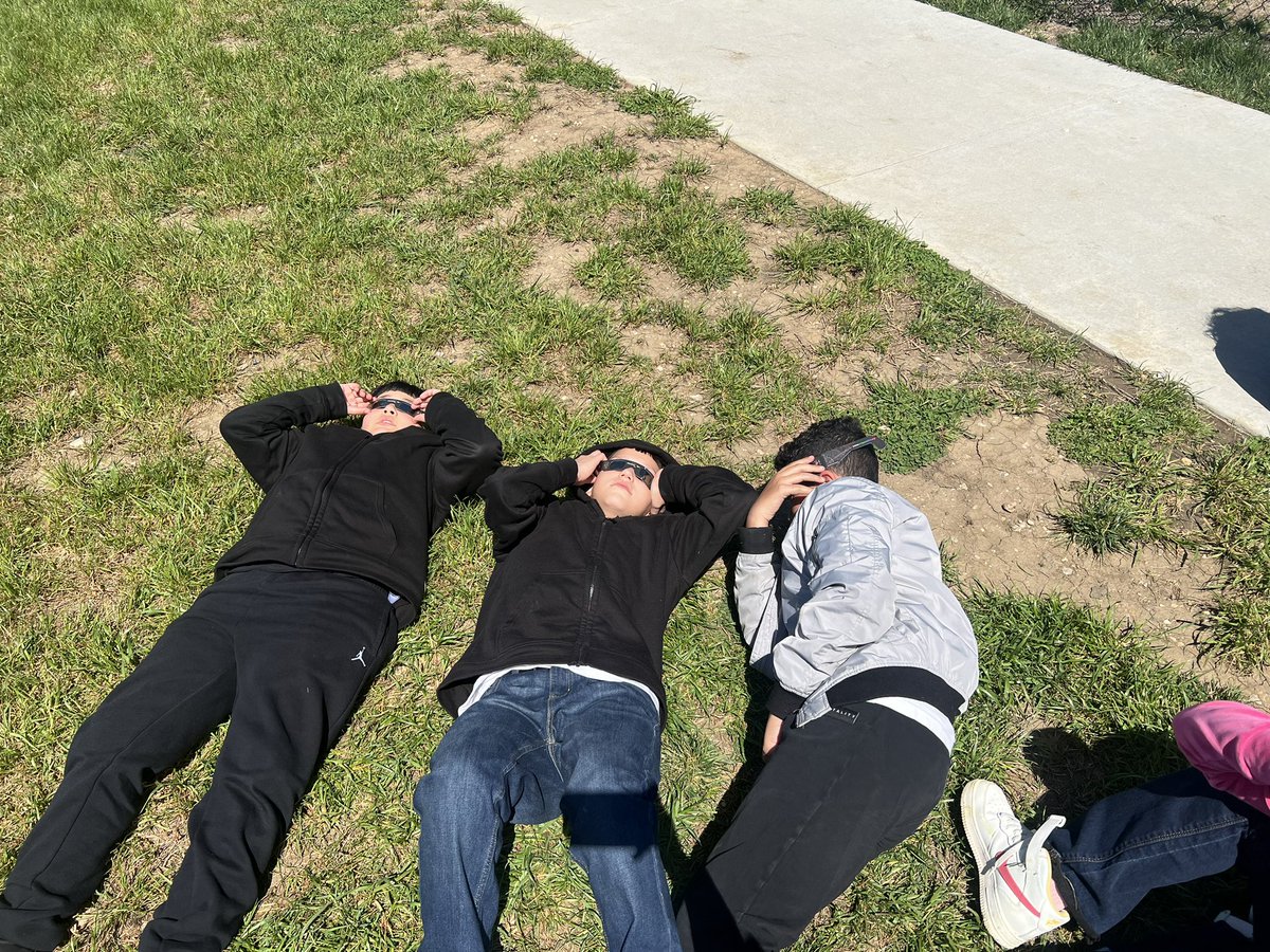 ☀️🌙🔥🧡💛🖤😎 <a href="/DiemerEagles/">Diemer Eagles SMSD</a>