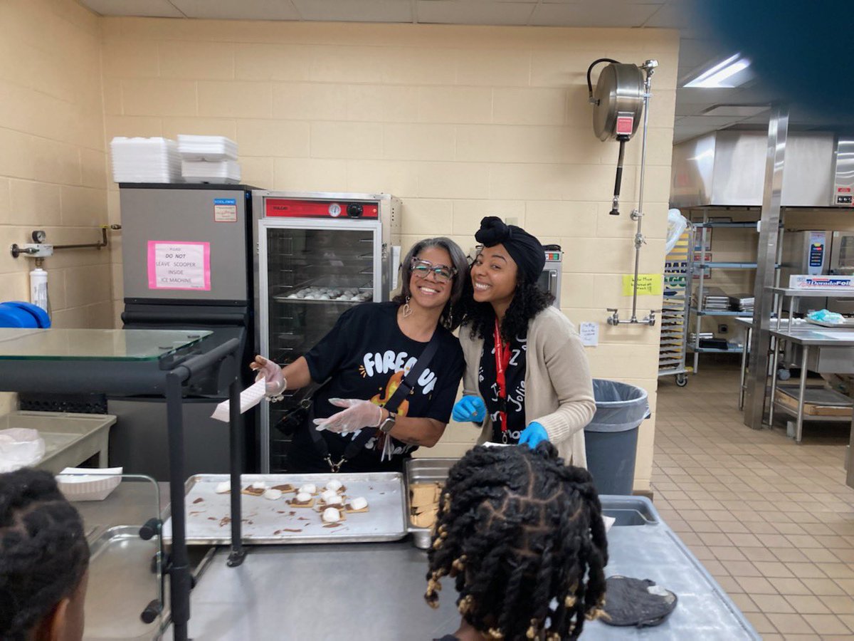 crookbailey2013's tweet image. When the village supports your students it’s a good thing! Today during our testing pep rally, Mayor Ruby Kinsey spoke life into our students to remind them how amazing that they are! @PCSDViking #PCMS