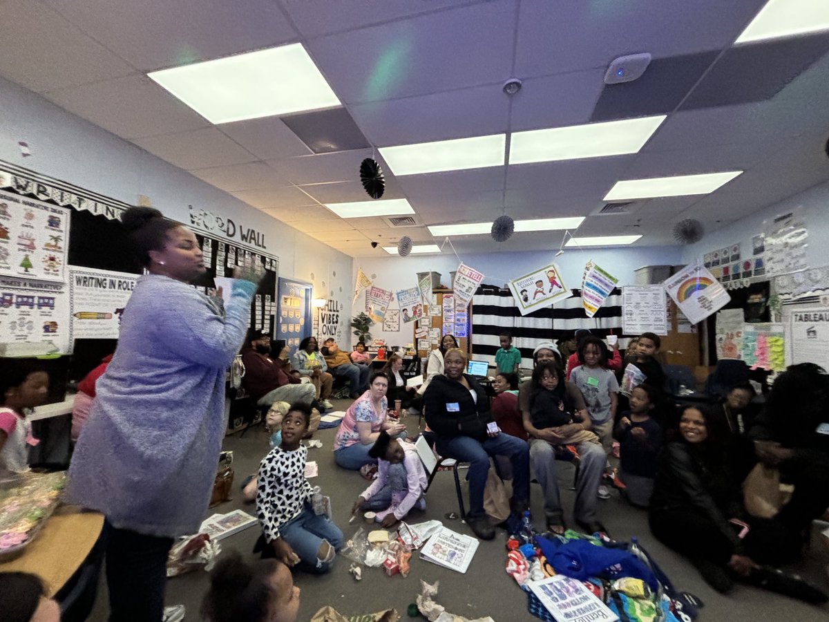 WOW, just WOW! The family engagement at Compton Elementary was incredible for their annual Leadership Lunch! I honestly think every student had someone to share their successes with. Great idea! ⁦@CCSDTitleONE⁩ ⁦@Comptoncubs⁩